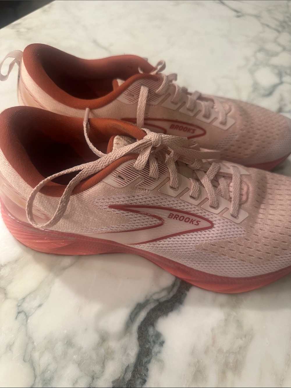 Brooks Women’s Levitate Running Shoes Size 9.5 light pink/peach - Picture 8 of 9